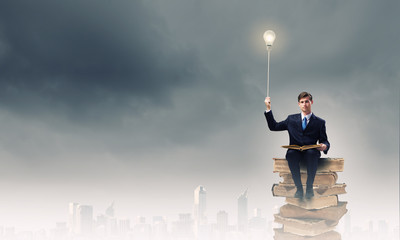 社区居委会依据国家法律法规和政策