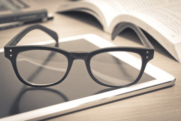 求一篇英语演讲稿 不要太难 四年级的 能一分钟说完的